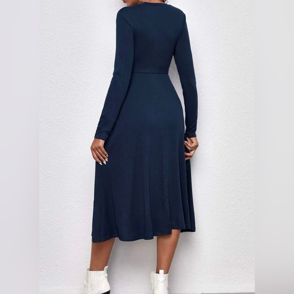 Maternity long sleeve dress with button detail size L. - Picture 2 of 6